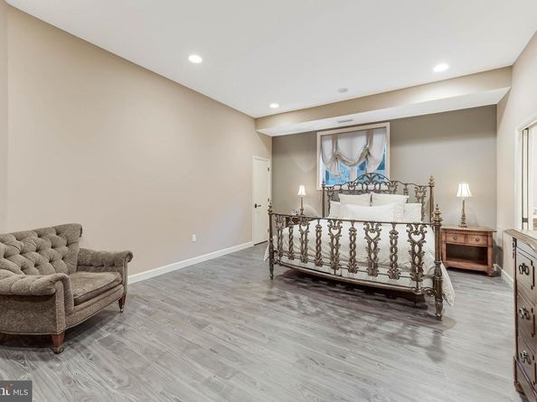 2 Piney Meetinghouse Court, Potomac MD 20854