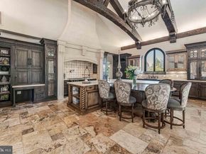 2 Piney Meetinghouse Court, Potomac MD 20854