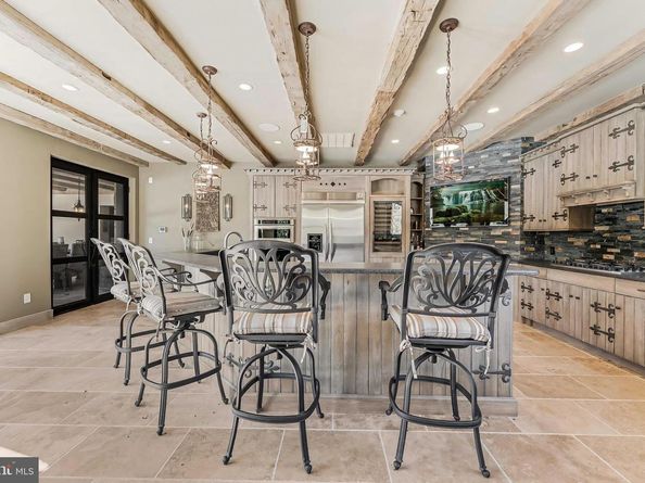 2 Piney Meetinghouse Court, Potomac MD 20854