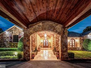 2 Piney Meetinghouse Court, Potomac MD 20854