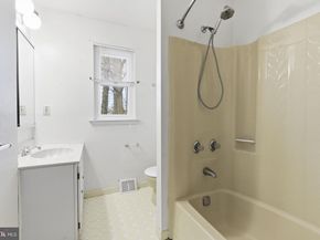 862 Green Ridge Circle, Langhorne PA 19053