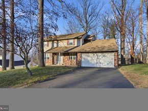 862 Green Ridge Circle, Langhorne PA 19053