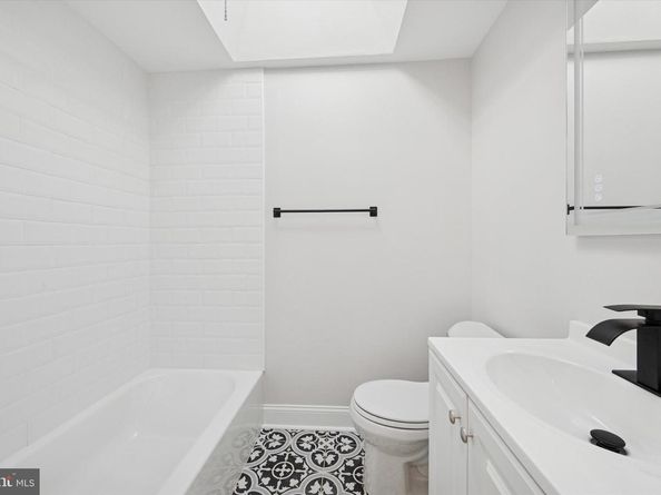 274 N Oak Ave, Clifton Heights PA 19018