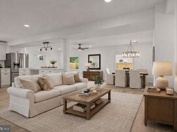 35 Thimbleberry Lane, Levittown PA 19054