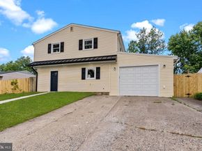 35 Thimbleberry Lane, Levittown PA 19054