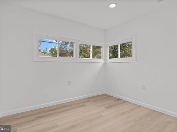 35 Thimbleberry Lane, Levittown PA 19054