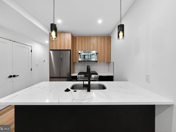 1527 Ogden Street B, Philadelphia PA 19130