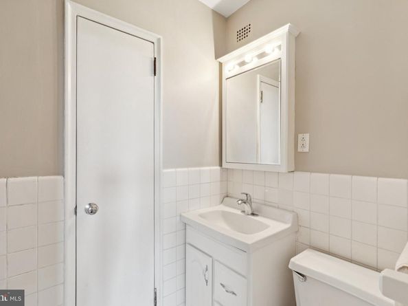 2601 Pennsylvania Avenue 409, Philadelphia PA 19130