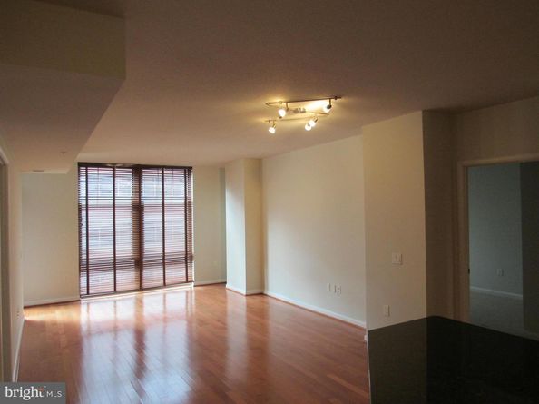 1021 N Garfield Street 318, Arlington VA 22201