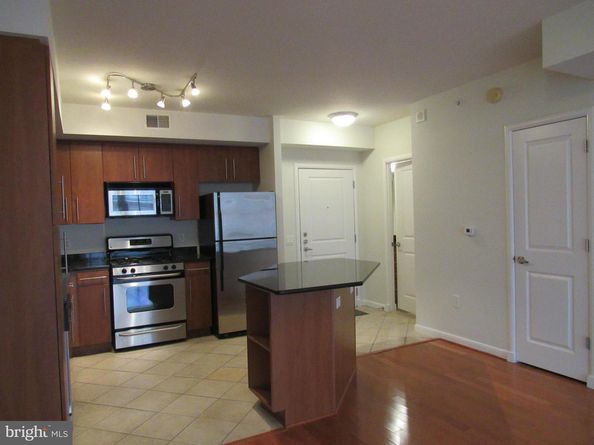 1021 N Garfield Street 318, Arlington VA 22201