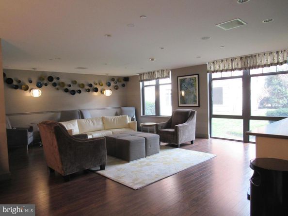 1021 N Garfield Street 318, Arlington VA 22201