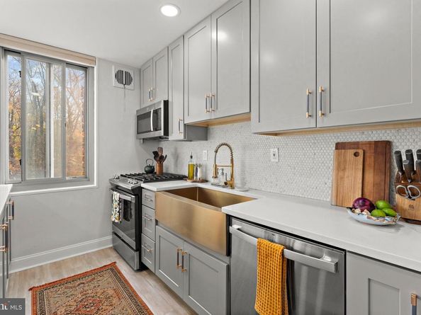 4200 Cathedral Avenue NW 610, Washington DC 20016