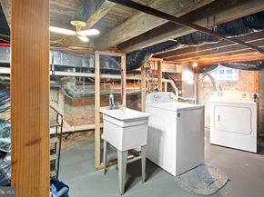 1540 S Lecount, Philadelphia PA 19146