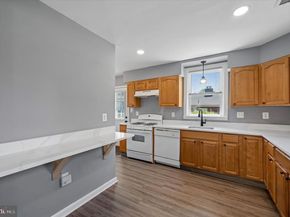 2211 Dickens Lane, Broomall PA 19008