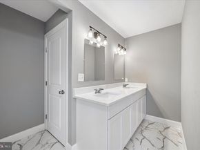 2211 Dickens Lane, Broomall PA 19008