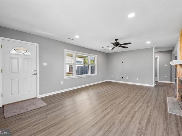 2211 Dickens Lane, Broomall PA 19008