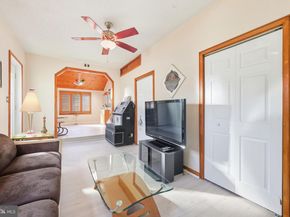 1265 Barclay Crescent, Yardley PA 19067