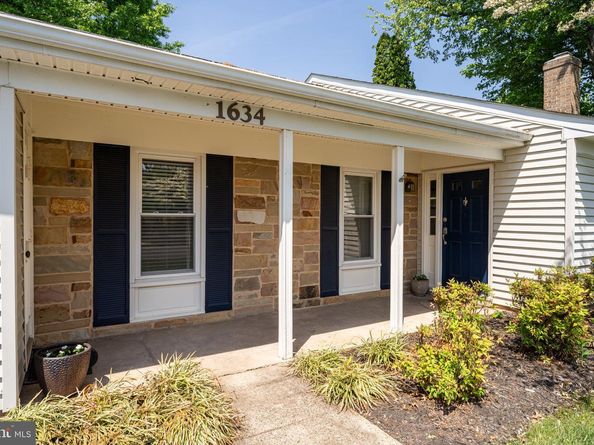 1634 Nathan Ln, Herndon VA 20170
