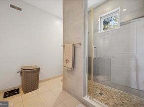 4128 Apple Street, Philadelphia PA 19127