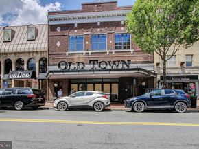 902 Oronoco Street, Alexandria VA 22314