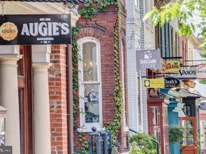 902 Oronoco Street, Alexandria VA 22314