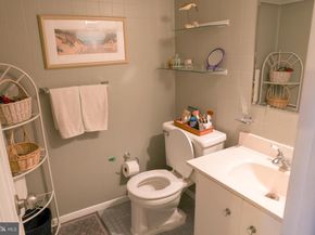 10210 E Keswick Road, Philadelphia PA 19114