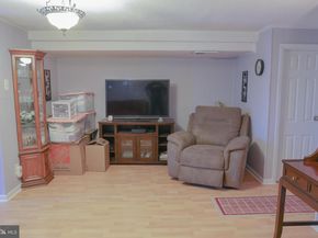 10210 E Keswick Road, Philadelphia PA 19114