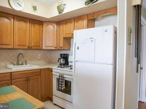 10210 E Keswick Road, Philadelphia PA 19114
