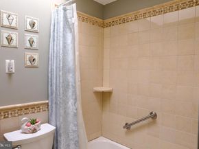 10210 E Keswick Road, Philadelphia PA 19114