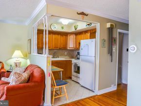 10210 E Keswick Road, Philadelphia PA 19114