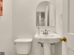 7918 13TH Street NW, Washington DC 20012