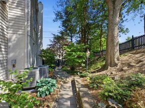 950 N Longfellow Street, Arlington VA 22205