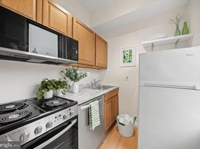 1706 U Street NW 202, Washington DC 20009