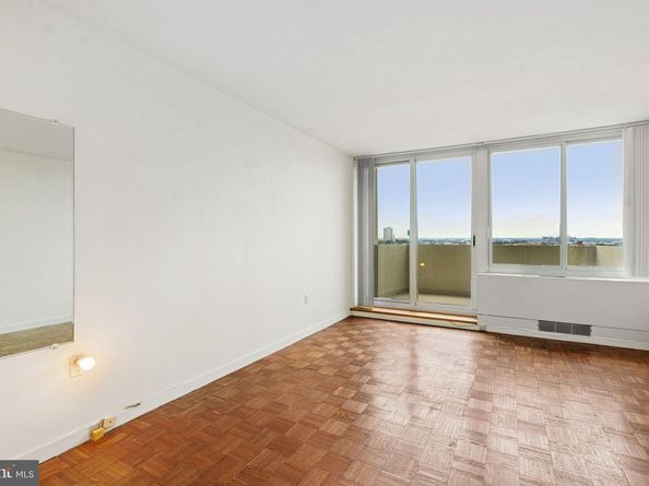 604 S Washington Square 1111, Philadelphia PA 19106