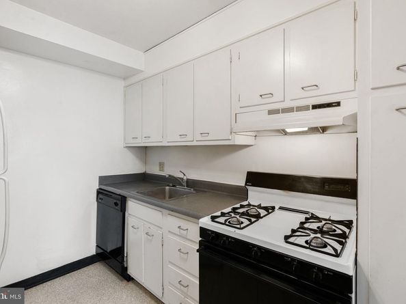 604 S Washington Square 1111, Philadelphia PA 19106