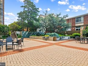 604 S Washington Square 1111, Philadelphia PA 19106
