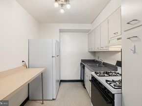 604 S Washington Square 1111, Philadelphia PA 19106