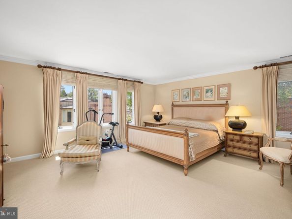 4616 Foxhall Crescent NW, Washington DC 20007