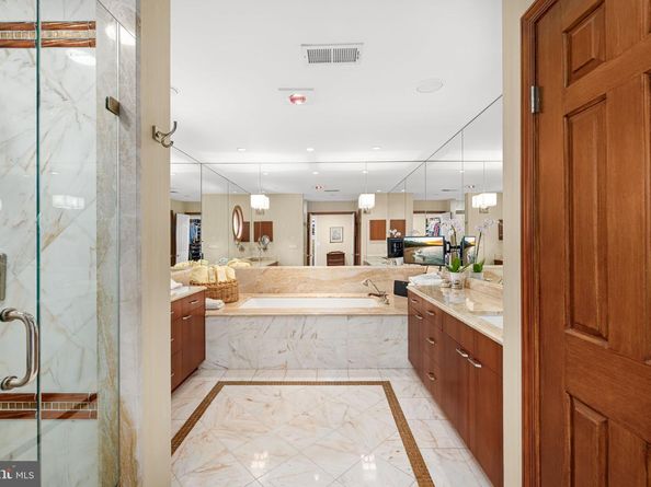 4616 Foxhall Crescent NW, Washington DC 20007