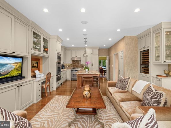 4616 Foxhall Crescent NW, Washington DC 20007