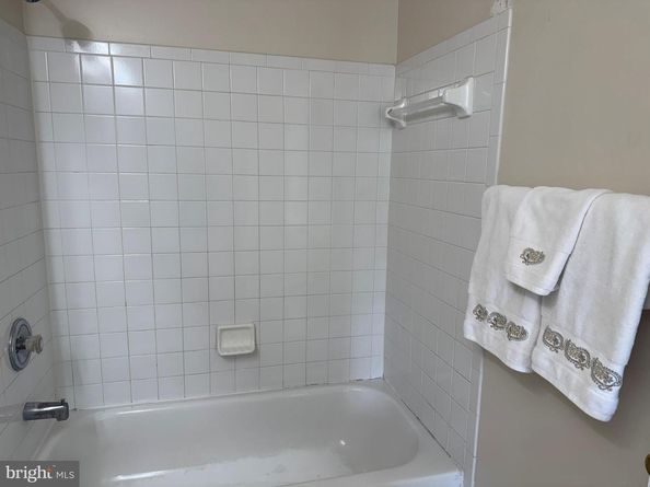 417 Clayton Lane, Alexandria VA 22304