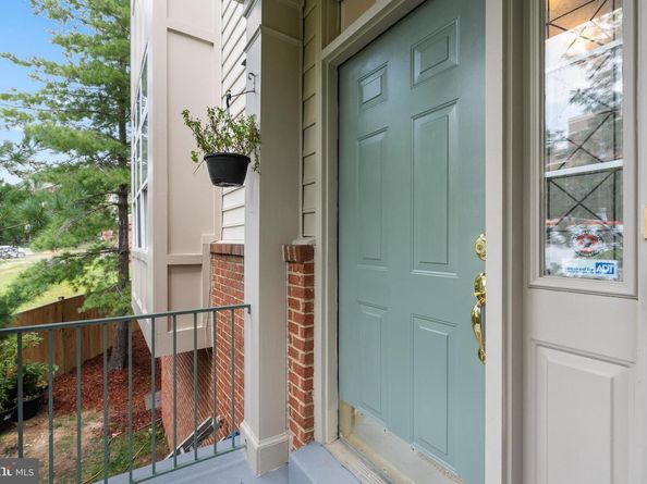 417 Clayton Lane, Alexandria VA 22304