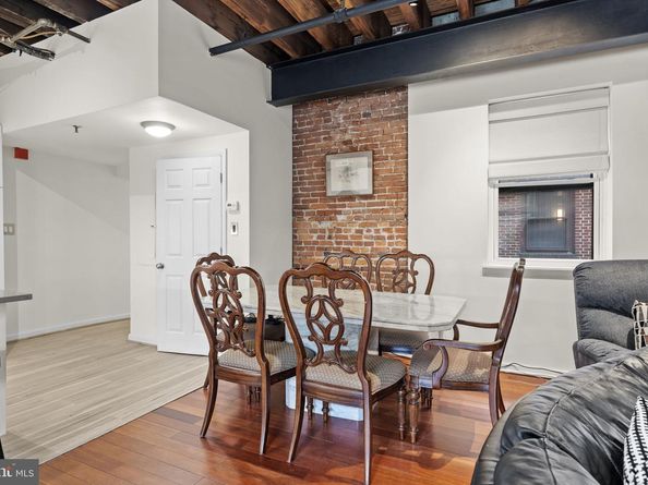 209 N 4TH Street F4, Philadelphia PA 19106