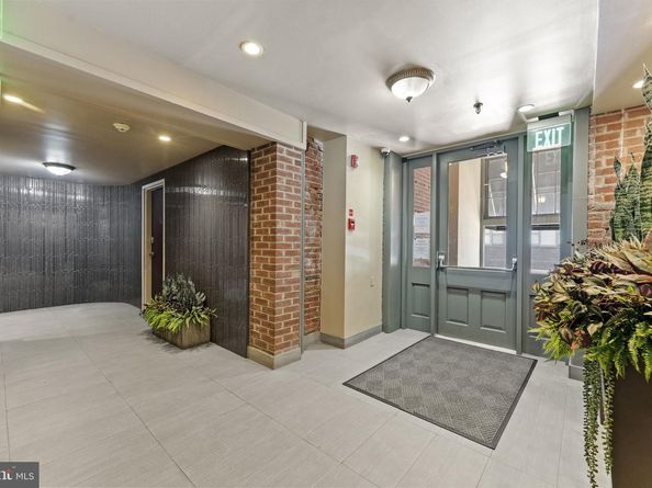 209 N 4TH Street F4, Philadelphia PA 19106