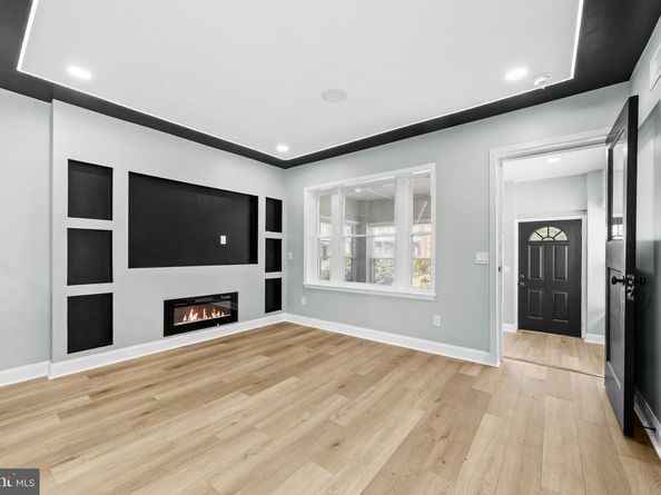 914 W Duncannon Avenue, Philadelphia PA 19141