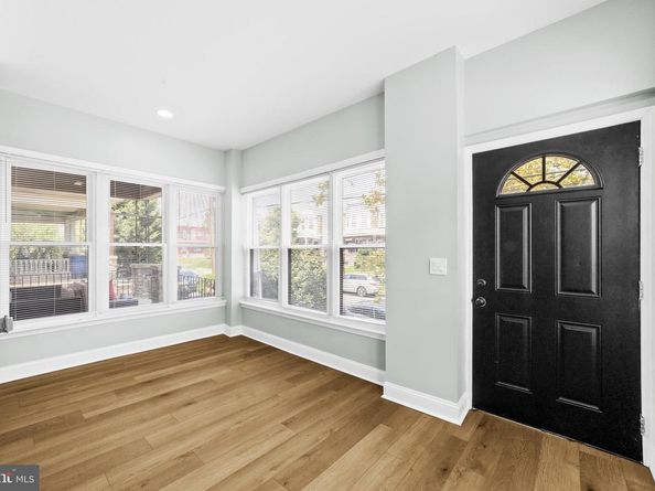914 W Duncannon Avenue, Philadelphia PA 19141