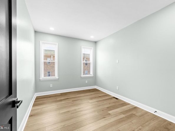 914 W Duncannon Avenue, Philadelphia PA 19141