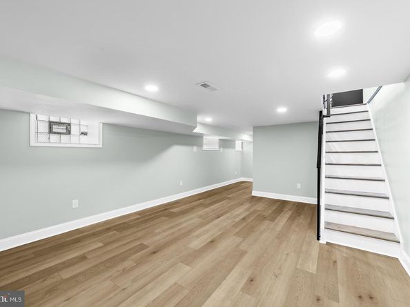 914 W Duncannon Avenue, Philadelphia PA 19141