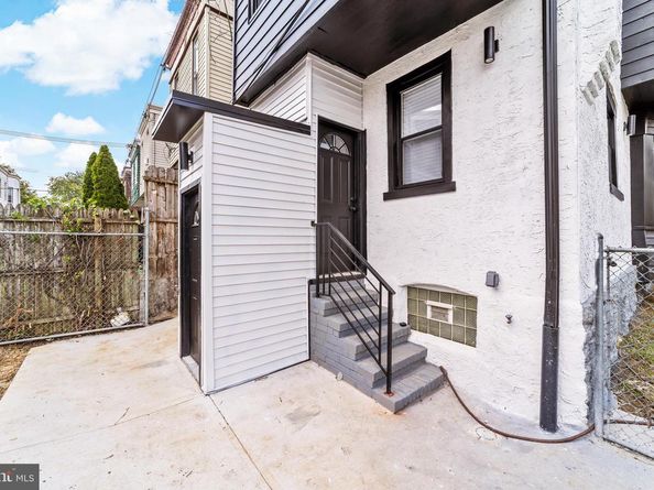 914 W Duncannon Avenue, Philadelphia PA 19141