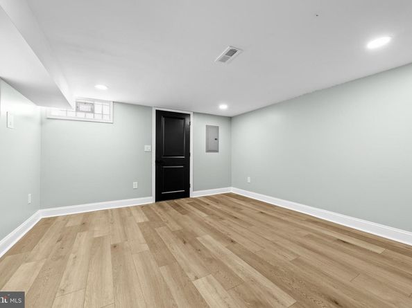 914 W Duncannon Avenue, Philadelphia PA 19141